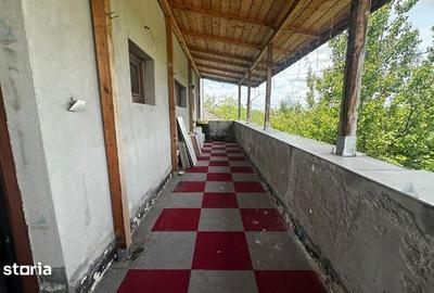 Casă cu 10 camere cu Teren 525 Mp în Central - 14