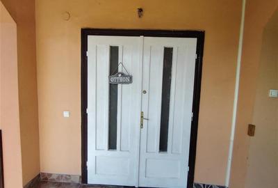 Duplex cu 7 camere cu Canalizare în Central - 5