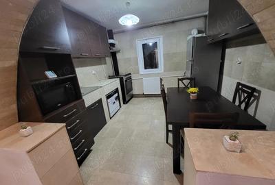 Inchiriez apartament 3 camere decomandat, zona Girocului - 1