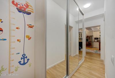 Apartament cu 3 camere semidecomandat în Cotroceni