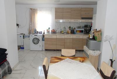 Casă individuală cu 2 camere cu Teren 927 Mp în Parța