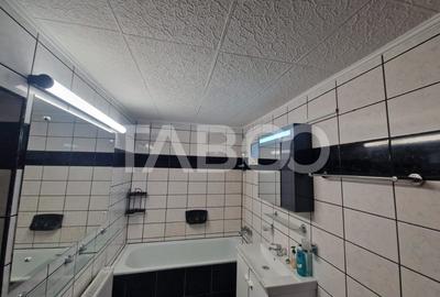 Apartament la casa de vanzare 82 mp 2 camere curte zona Vasile Aaron - 6