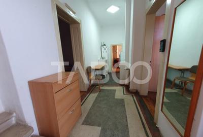 Casă cu 6 camere cu Canalizare în Central - 21