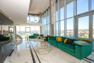 Penthouse cu 5 camere decomandat în Tineretului