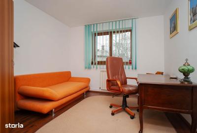 Apartament cu 4 camere în Central - 14