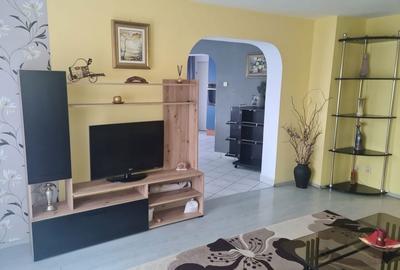 Apartament cu 4 camere decomandat în Central