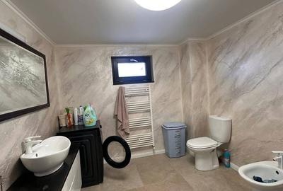 Casă cu 5 camere cu Teren 500 Mp în Central - 2