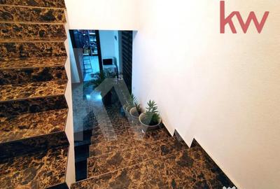 Casă cu 7 camere cu Teren 1170 Mp în Cârcea - 2