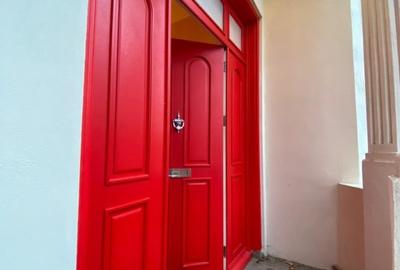 Apartament cu 4 camere decomandat în Central