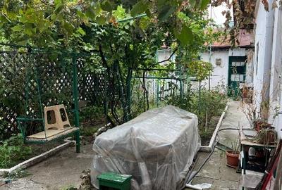 De vanzare apartament de 94MP cu curte de 90 MP - 2