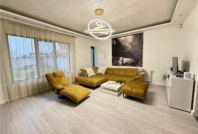 Casă individuală cu 4 camere cu Canalizare în Dumbrăvița