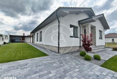 Casă cu 4 camere decomandat cu Teren 537 Mp în Sânmartin