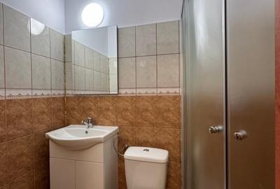 Garsonieră decomandată, mobilată în Astra