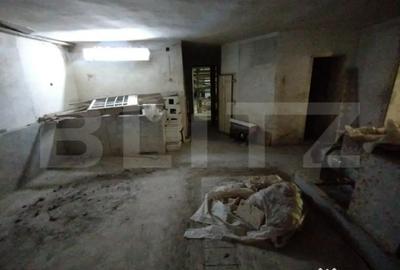 Casă cu 7 camere cu Teren 2900 Mp în Central - 9