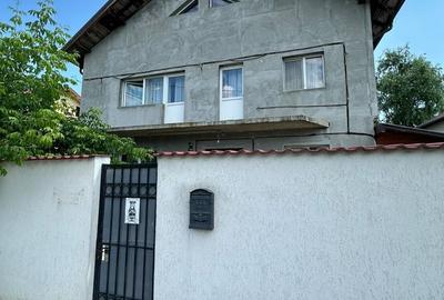 Casă cu 5 camere cu Teren 407 Mp în Berceni