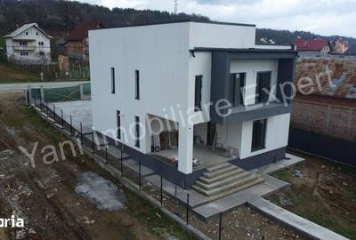 Casă cu 4 camere cu Teren 1000 Mp în Băiculești - 12