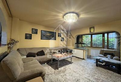 Apartament cu 3 camere decomandat în Girocului