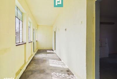 Casă cu 4 camere cu Teren 6000 Mp în Central - 13