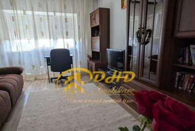 Apartament cu 3 camere situat pe Bl. Independen?ei