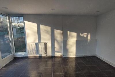 Spațiu comercial, de 20 mp, în Central - 9