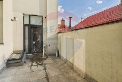 Apartament deosebit cu 3 camere | Curte 63 mp | Damaroaia - 18