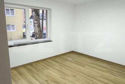 Apartament cu 4 camere semidecomandat în George Enescu - 9