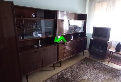 Apartament cu 3 camere decomandat, mobilat în Hipodrom 3