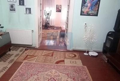 Casă cu 3 camere cu Canalizare în Central - 5