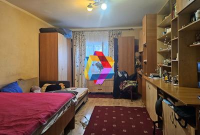 Garsonieră decomandată, mobilată în Răcădău