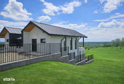 Casă cu 4 camere cu Teren 400 Mp în Central