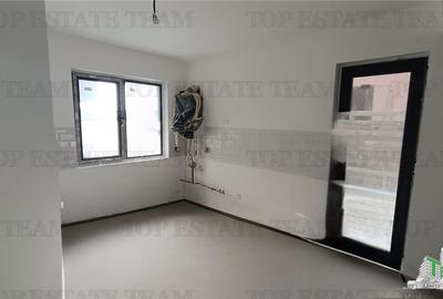Duplex cu 4 camere cu Canalizare în Central - 3