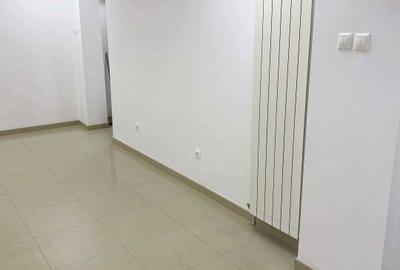 Spațiu comercial, de 43 mp, în Central - 6