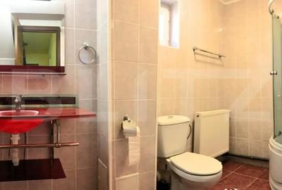 Casă cu 7 camere cu Teren 445 Mp în Central - 17