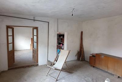 Casă cu 2 camere cu Teren 387 Mp în Răzvad - 4