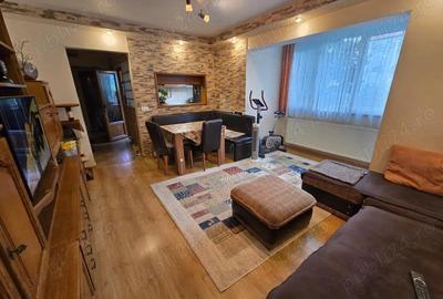 Re?i?a, apartament 4 camere, 100 mp, etaj 2, zona Micro II Re?i?a, apartament 4 camere, 100 mp, etaj 2, zona Micro II - 1