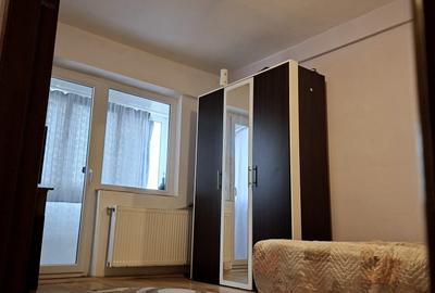 Garsonieră decomandată, mobilată în Găvana 3 - 4