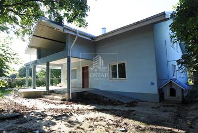 Șerbanesti - strada Siretului - vila la gri - P+M - teren 1.000 mp - 3