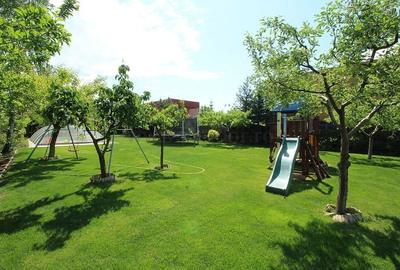 Casă individuală cu 9 camere cu Canalizare în Iancu Nicolae