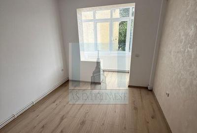Apartament 4 camere renovat complet, etj. 1/4 - zona Trac...