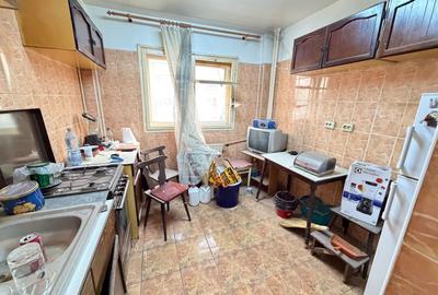 Apartament cu 3 camere decomandat în Rahova - 4