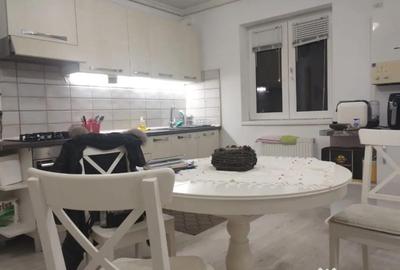Apartament cu 4 camere semidecomandat în Gojdu - 2