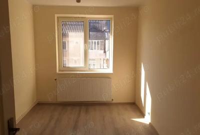 Proprietar vand apartament 3 camere