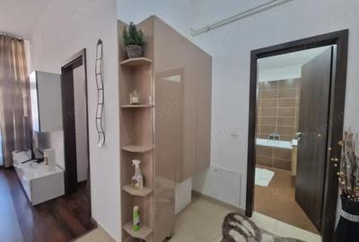 Inchiriez ap. decomandat cu 2 camere in Zona Soarelui, et.1, suprafata utila de 61 mp. - 4