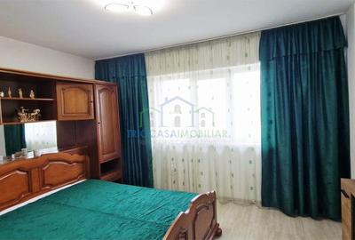 Apartament cu 2 camere decomandat în 1 Mai - 2