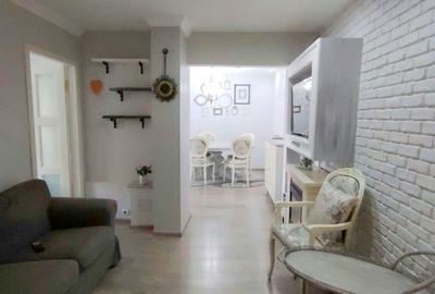Apartament cu 3 camere decomandat în Mioriței