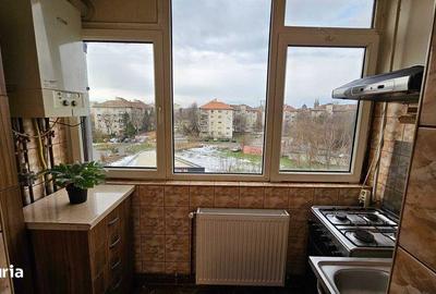 Apartament cu 3 camere decomandat în Lunei - 2
