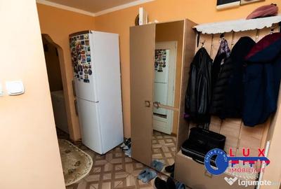 Apartament cu 3 camere decomandat în E3 - 12