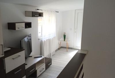 Apartament cu 2 camere decomandat în Carierei - 6