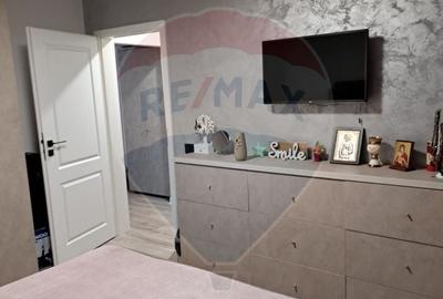 Apartament cu doua camere renovat situat la etajul 2 - 4