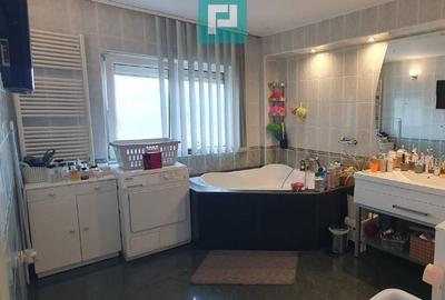 Apartament cu 3 camere decomandat, mobilat în P-ța Doina - 10